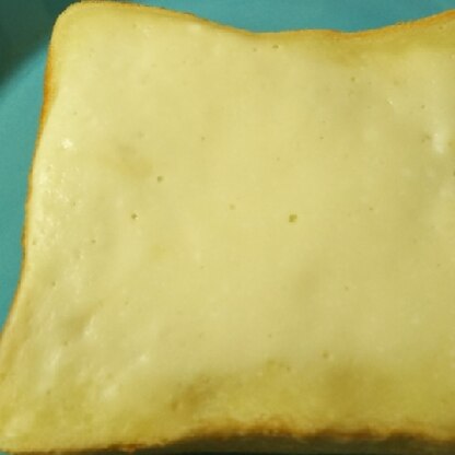 スキムミルクがないので蜂蜜で代用してみました。
パンはカリカリしてて、上はチーズケーキみたい♪
少し酸味があったので調整して自分好みにしてみたいです(^_^)